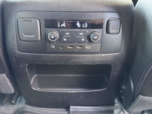 Used 2019 GMC Yukon Denali w/ Denali Ultimate Package AWD/4WD image 33