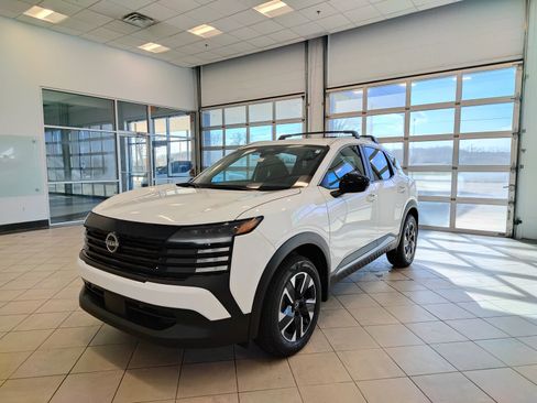 New 2026 Nissan Kicks SV image 7