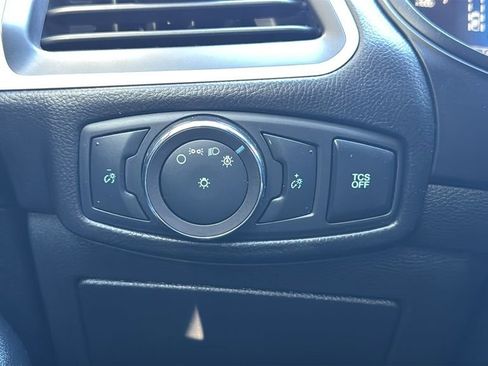 Certified 2022 Ford Edge SE w/ Black Appearance Package AWD/4WD image 17