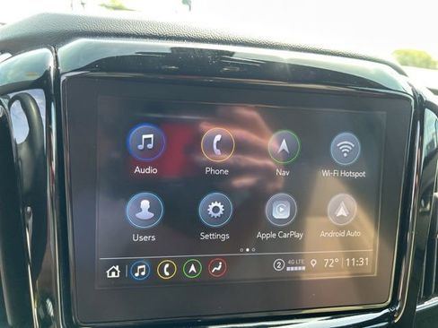 Used 2023 Chevrolet Traverse Premier FWD image 23