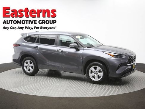 Used 2024 Toyota Highlander LE FWD image 48