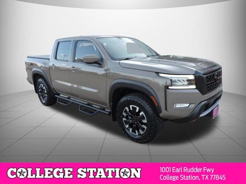 Used 2024 Nissan Frontier PRO-4X w/ Technology Package AWD/4WD image 3