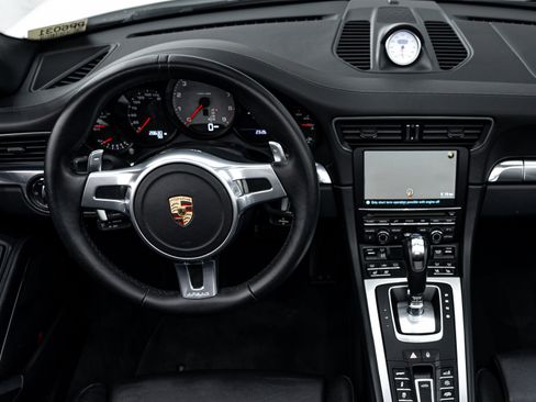 Certified 2014 Porsche 911 Targa 4S image 14