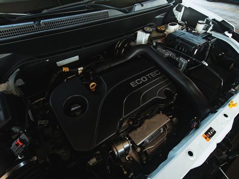 Used 2018 Chevrolet Equinox LS image 29