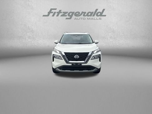 Used 2023 Nissan Rogue SV w/ SV Premium B Package image 2