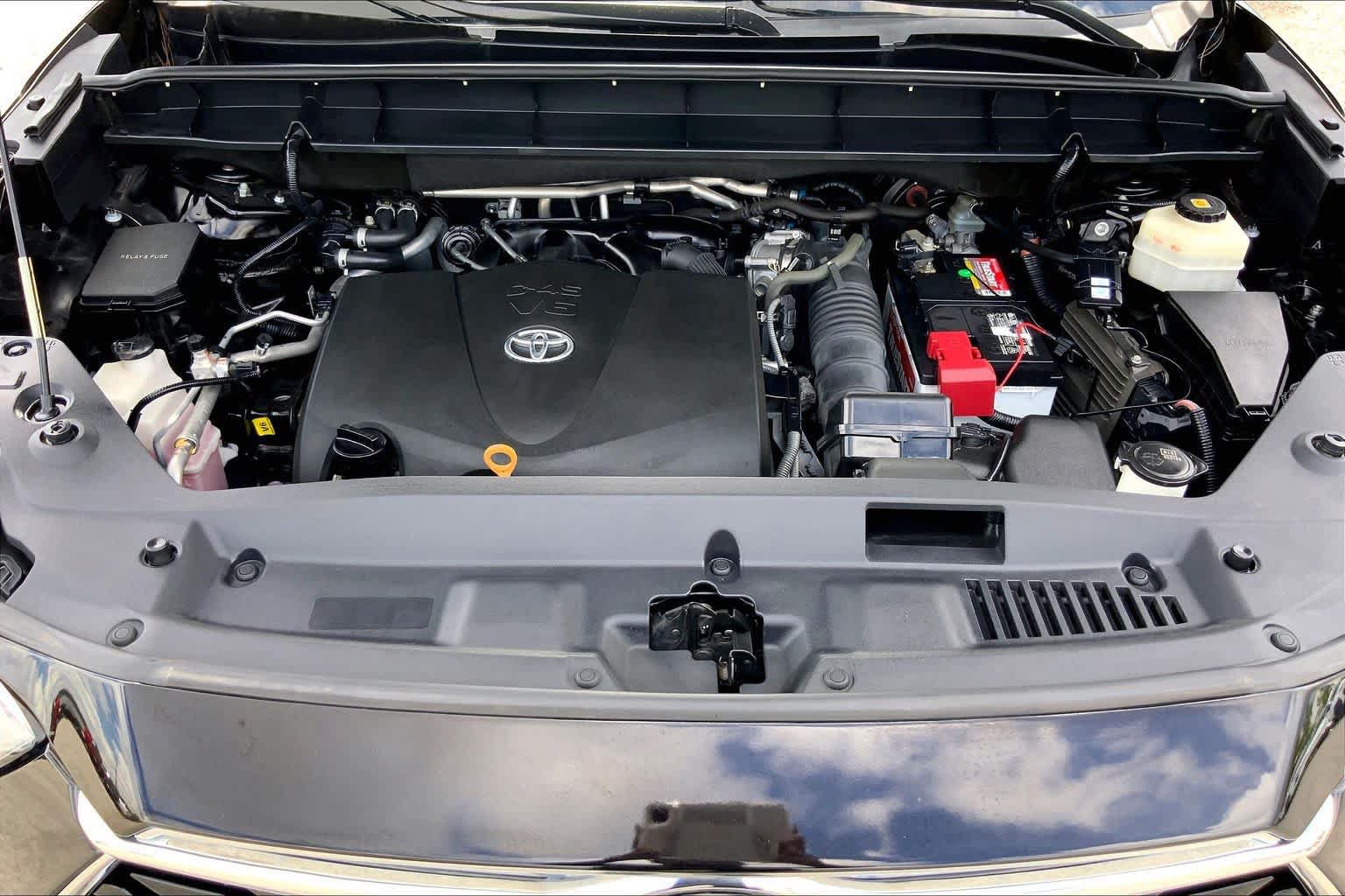 Used 2020 Toyota Highlander Limited FWD image 31