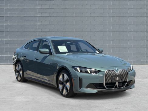 Used 2026 BMW i4 eDrive40 w/ Premium Package RWD image 1