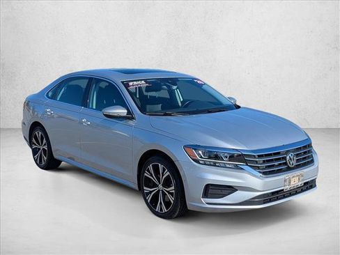 Used 2020 Volkswagen Passat 2.0T SEL FWD image 3