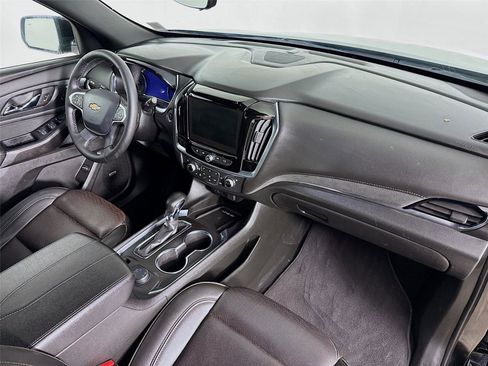 Used 2023 Chevrolet Traverse High Country image 32
