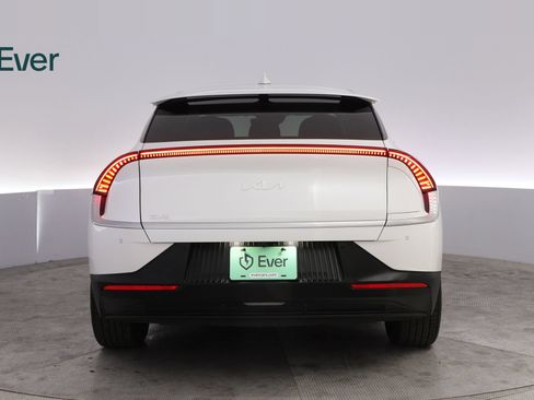 Used 2024 Kia EV6 Light RWD image 15