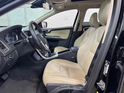 Used 2016 Volvo XC60 T6 AWD/4WD image 13