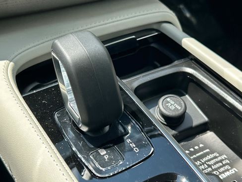 New 2025 Volvo XC90 T8 Plus w/ Protection Package Premier image 25