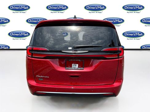Used 2025 Chrysler Pacifica Select FWD image 6