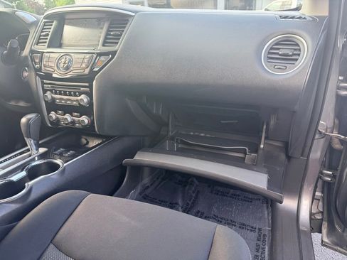 Used 2020 Nissan Pathfinder SV AWD/4WD image 31