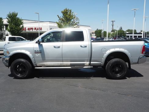 Used 2016 RAM 2500 Laramie w/ Convenience Group AWD/4WD image 3