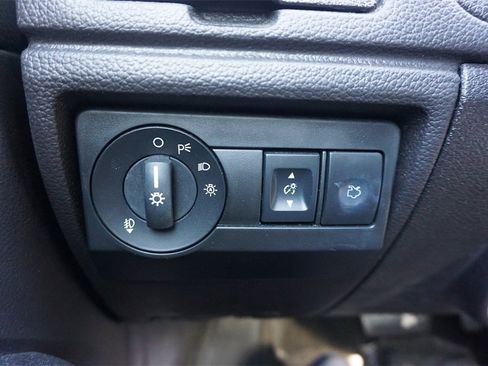 Used 2011 Ford Fusion SE w/ 202A Rapid Spec Order Code image 4