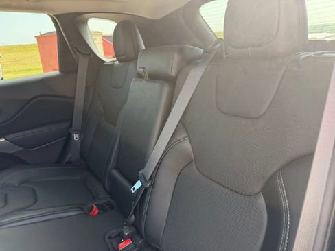 Used 2022 Jeep Cherokee Limited AWD/4WD image 13