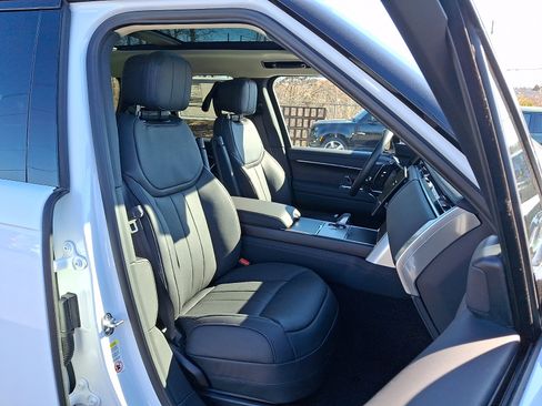 New 2026 Land Rover Range Rover SE AWD/4WD image 3