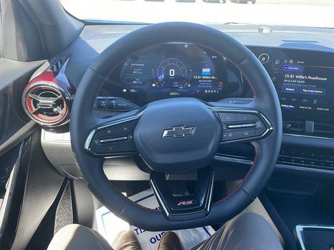 Used 2025 Chevrolet Equinox RS w/ Safety and Technology Package FWD image 19