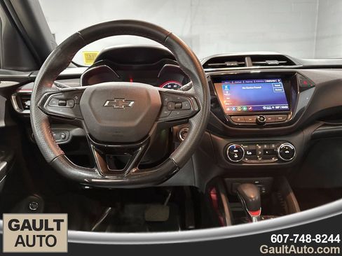 Used 2021 Chevrolet TrailBlazer RS w/ Sun and Liftgate Package image 8