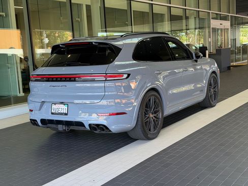 Certified 2025 Porsche Cayenne GTS AWD/4WD image 9