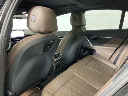 Certified 2025 BMW 530i w/ Premium Package RWD image 24