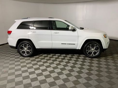 Used 2018 Jeep Grand Cherokee Limited AWD/4WD image 5