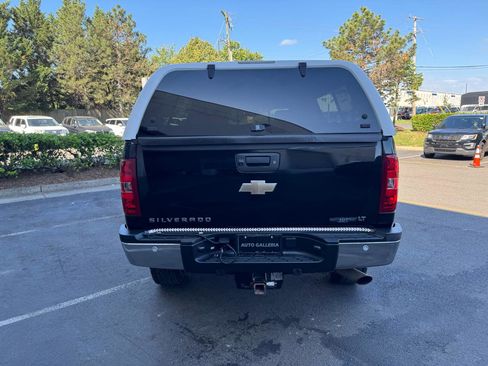 Used 2011 Chevrolet Silverado 2500 LT w/ Interior Plus Package AWD/4WD image 5