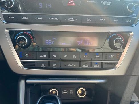 Used 2017 Hyundai Sonata Limited w/ Ultimate Package 04 FWD image 18