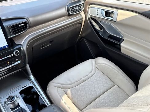 Used 2021 Ford Explorer Platinum w/ Equipment Group 601A image 23