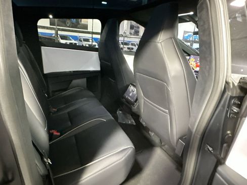 Used 2024 Tesla Cybertruck AWD Crew Cab image 34