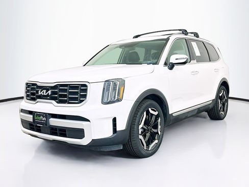 Used 2025 Kia Telluride S AWD/4WD image 3