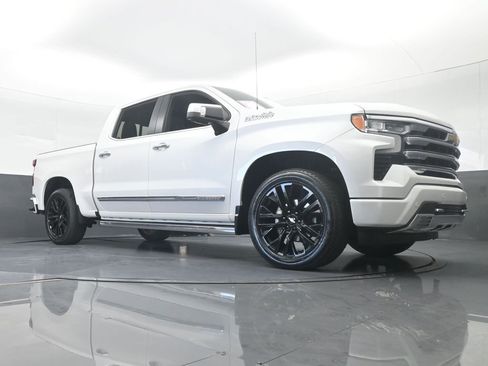 Used 2025 Chevrolet Silverado 1500 High Country w/ Technology Package image 77