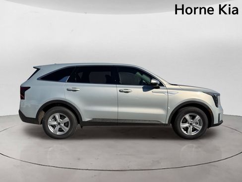 New 2026 Kia Sorento LX FWD image 3