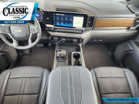 Used 2025 Chevrolet Silverado 1500 High Country AWD/4WD image 2