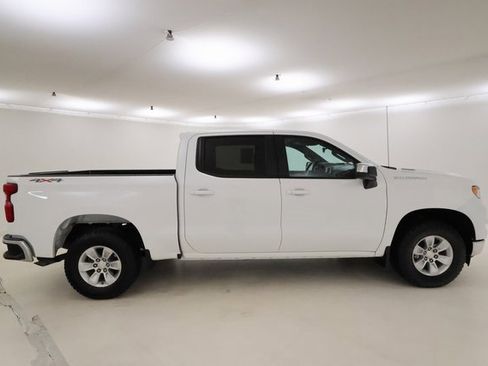 Used 2023 Chevrolet Silverado 1500 LT image 2