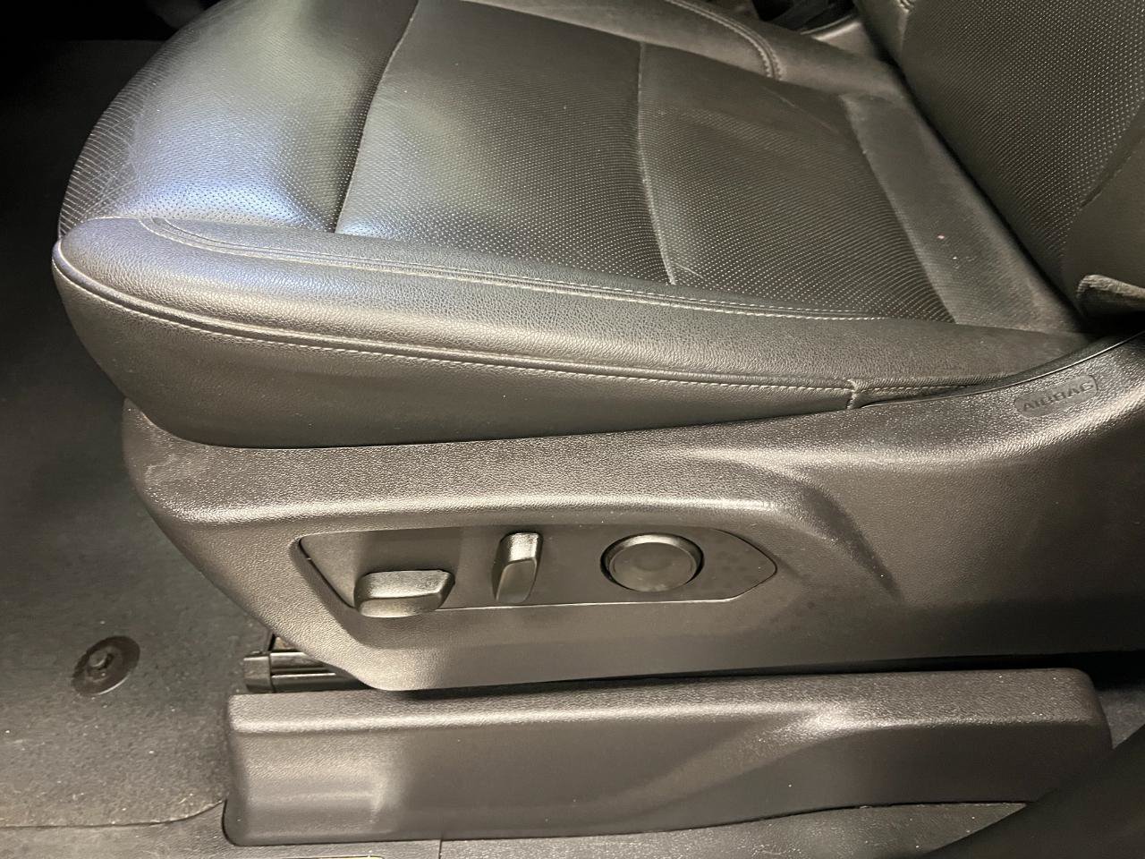 Used 2025 GMC Sierra 1500 SLT AWD/4WD image 25