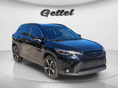 Used 2023 Toyota Corolla Cross XSE w/ Convenience Package image 2
