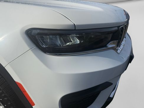 Used 2025 Jeep Grand Cherokee Laredo w/ Luxury Tech Group I image 30