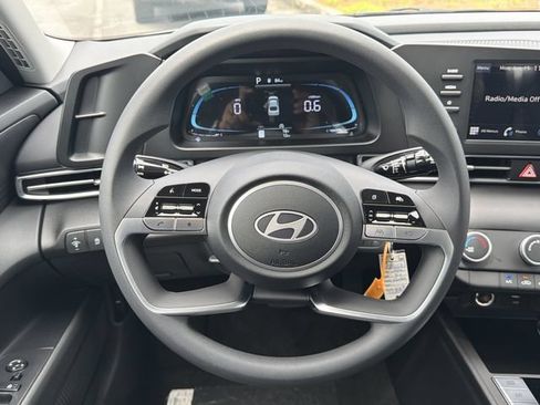 New 2026 Hyundai Elantra SE FWD image 23