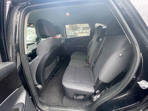 Used 2016 Kia Sorento LX image 17