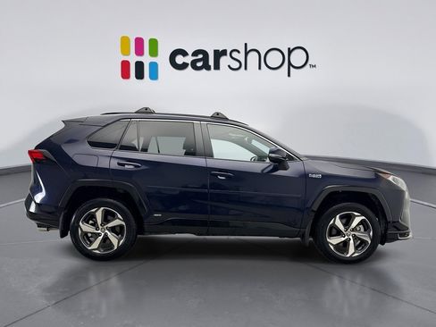Used 2021 Toyota RAV4 SE image 6