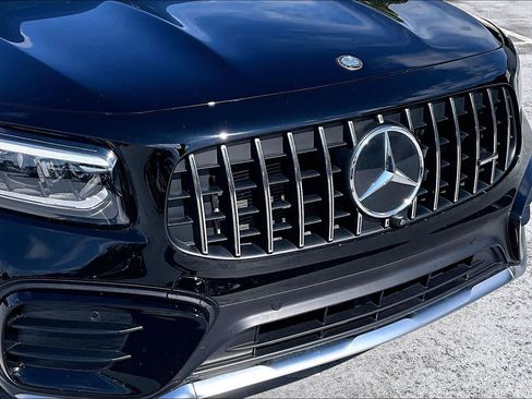 Used 2025 Mercedes-Benz GLB 35 AMG 4MATIC image 30
