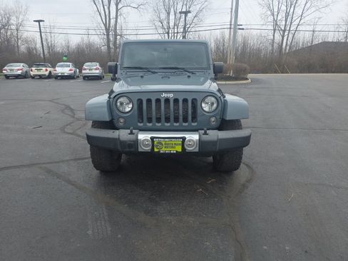 Used 2015 Jeep Wrangler Unlimited Sahara w/ Dual Top Group image 2