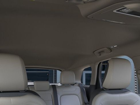 New 2026 Lincoln Corsair Premiere image 22