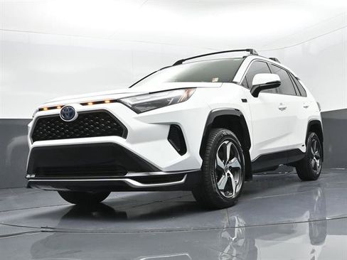 Used 2024 Toyota RAV4 SE w/ Weather & Moonroof Package AWD/4WD image 32