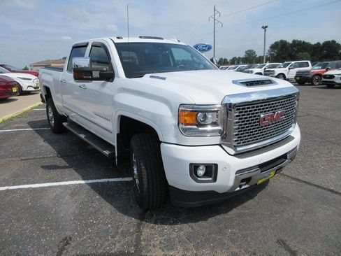 Used 2017 GMC Sierra 3500 Denali w/ Duramax Plus Package AWD/4WD image 7