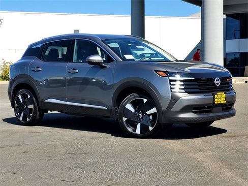 New 2025 Nissan Kicks SR w/ SR Premium Package image 1