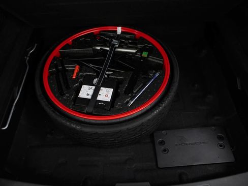 Certified 2023 Porsche Cayenne AWD/4WD image 36