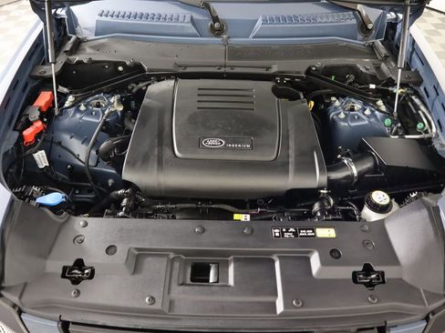 Used 2025 Land Rover Defender 110 S image 30